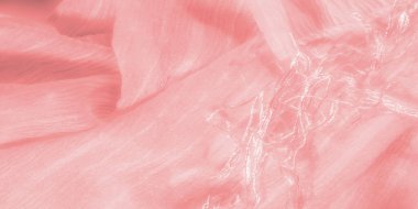 Hafif ışık yansıması olan yumuşak pembe kumaş bulanıklığı pırıl pırıl bir etki yaratır. Hassas dokusu doğal olarak katlanır, kumaş için sakin ve zarif bir his yaratır..