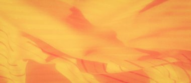 Yumuşak kıvrımlı, ince çizgili sarı kumaş bulanıklığı. Canlı tonlar ve pürüzsüz desenler onu yaratıcı tasarım veya sanatsal projeler için ideal bir zemin haline getiriyor..