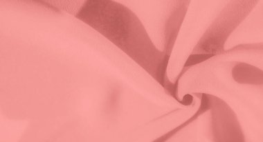 Yumuşak mercan renkli kumaş bulanıklığı zarif bir şekilde kıvrılarak ince gölgelerle yumuşak ve yumuşak bir doku oluşturarak tekstil renklerinin zenginliğini arttırır..