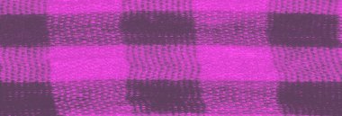 Kumaş desenini koyu pembe ve siyah kontrollerle bulanıklaştırmak görsel olarak çarpıcı bir doku yaratır. Kumaştaki kıvrımlar derinlik katlıyor, malzemeyi dinamik ve hareketli gösteriyor..