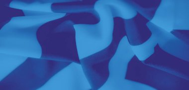 Yumuşak kıvrımları ve akışkan dalgaları olan koyu mavi ve koyu renkli tekstil yumuşak, saten görünümünü arttırıyor. Mavi renklerin ve ince dokuların zengin etkileşimi lüks bir kumaş oluşturuyor.