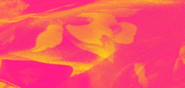 Işıl ışıl parlayan, birbirine dolanmış pembe ve sarı kumaştan oluşan bir bulanıklık. Çiçek izleri ve şeffaf kıvrımlar..