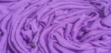 Yumuşak mor kumaşlı, karmaşık kıvrımlı, organik akışlı, rahat ve lüks bir yapı sunan, tasarım için ideal bir arka plan..