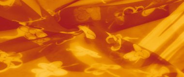 Saf altın kumaş bulanıklığı. Parlak detaylarla süslü çiçek motifleri. Yumuşak kıvrımlar ve ince kalıplar ruhani ve dinamik bir görsel cazibe sağlar..