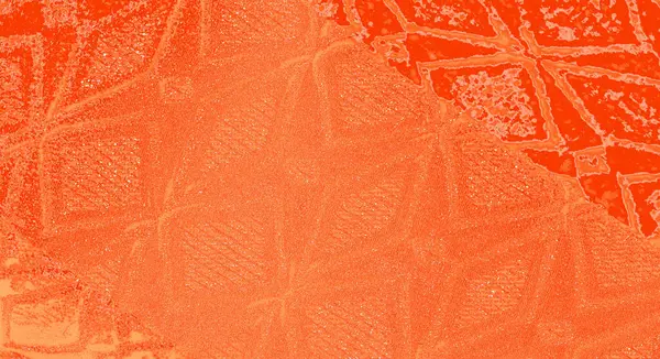 Karmaşık desenli, soyut turuncu bir kumaşın bulanık dokusu. Kumaş, parlak renkler ve sıvı benzeri şekillerle iç içe geçmiş çeşitli parlak elementleri sergiler. İlginç bir görsel efekt yaratır.