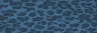 Bulanık, kalın ve engebeli ipliklerle birbirine karışmış leopar desenli tekstil görüntüsü, yumuşak ve kaba dokuların eşsiz bir kombinasyonunu bir dizaynda vurguluyor..