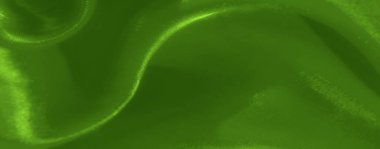 Yumuşak yeşil kumaştan oluşan bulanık katmanlar, şeffaf dokuma ve rahatlatıcı estetik dokuma ile pürüzsüz ve akıcı bir tasarım yaratıyor..