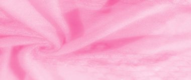 Görüntü. Yumuşak, pembe bir kumaş nazikçe akıyor, narin kıvrımları ve şeffaf bir kalitesi var, arka plan ve moda temaları için ideal, havadar ve hafif bir görünüm sağlıyor..
