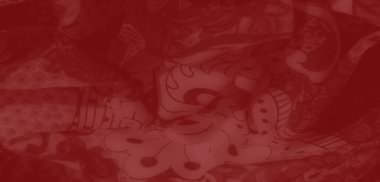 Akan çiçek desenleri ve ince soyut aksanlı zengin kırmızı kumaş. İnce dokusu onu son moda ve iç projeler için mükemmel kılıyor..