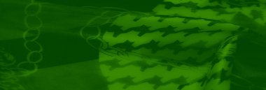 Katmanlı soyut motifleri ve karmaşık zincir benzeri desenleri olan lüks yeşil kumaş bulanıklığı, çok yönlü kullanım için şaşırtıcı bir tasarım ve doku kombinasyonu yaratır.