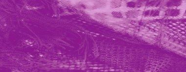 Narin mor dantel kumaş bulanıklığı karmaşık ağ desenleriyle rüya gibi bir doku yaratır. Yumuşak kıvrımlar, tekstil tasarımına derinlik ve incelik ekler. Anahtar kelimeler: