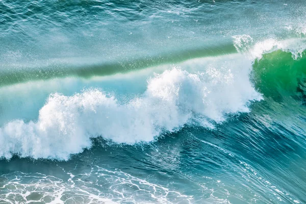 太平洋美丽的海浪 特写的彩绘 — 图库照片