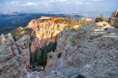 Bryce Canyon Ulusal Parkı, Utah, ABD inanılmaz renkli manzara, güzel doğal manzara. Kavram, turizm, şehir simgesi
