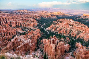 Bryce Canyon Ulusal Parkı, Utah, ABD inanılmaz renkli manzara, güzel doğal manzara. Kavram, turizm, şehir simgesi
