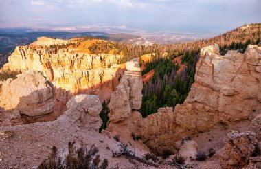 Bryce Canyon Ulusal Parkı, Utah, ABD inanılmaz renkli manzara, güzel doğal manzara. Kavram, turizm, şehir simgesi