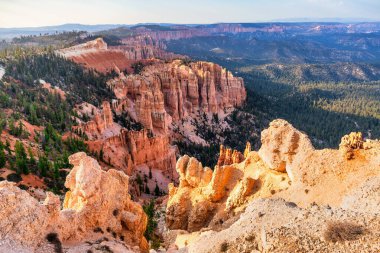 Bryce Canyon Ulusal Parkı, Utah, ABD inanılmaz renkli manzara, güzel doğal manzara. Kavram, turizm, şehir simgesi