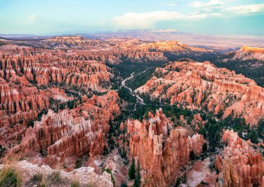 Bryce Canyon Ulusal Parkı, Utah, ABD inanılmaz renkli manzara, güzel doğal manzara. Kavram, turizm, şehir simgesi