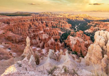 Bryce Canyon Ulusal Parkı, Utah, ABD inanılmaz renkli manzara, güzel doğal manzara. Kavram, turizm, şehir simgesi