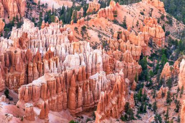 Bryce Canyon Ulusal Parkı, Utah, ABD inanılmaz renkli manzara, güzel doğal manzara. Kavram, turizm, şehir simgesi
