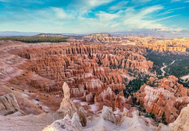 Bryce Canyon Ulusal Parkı, Utah, ABD inanılmaz renkli manzara, güzel doğal manzara. Kavram, turizm, şehir simgesi
