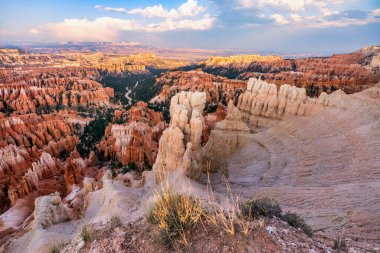 Bryce Canyon Ulusal Parkı, Utah, ABD inanılmaz renkli manzara, güzel doğal manzara. Kavram, turizm, şehir simgesi
