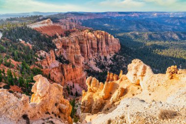 Bryce Canyon Ulusal Parkı, Utah, ABD inanılmaz renkli manzara, güzel doğal manzara. Kavram, turizm, şehir simgesi