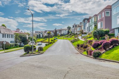 San Francisco, ABD - 23 Ekim 2021, San Francisco 'daki Sea Cliff bölgesi, güzel, rahat, bakımlı caddeler. Şehir manzarası