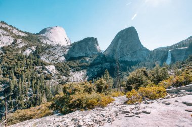 John Muir iz ve sis iz, Yosemite Milli Parkı, Kaliforniya boyunca Nevada Falls, hiking. ABD