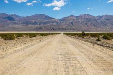 Uzun yol, Gizemli ve Gizemli Ölüm Vadisi Kaliforniya, ABD