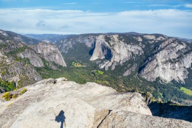 Taft Point Gözcüsü, Yosemite Ulusal Parkı, Kaliforniya.