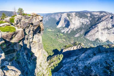 Taft Point Gözcüsü, Yosemite Ulusal Parkı, Kaliforniya.