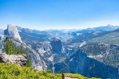 Buzul Noktası 'ndan yarım Dome ve Yosemite Vadisi, Yosemite Ulusal Parkı, UNESCO Dünya Mirası Alanı, Kaliforniya, Amerika Birleşik Devletleri, Kuzey Amerika.