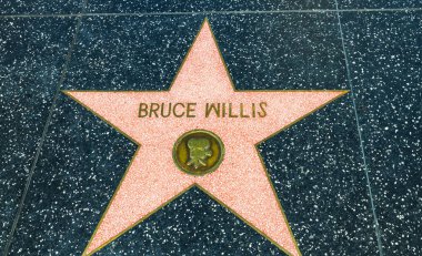 Hollywood yıldızı Los Angeles, ABD 'deki Şöhret Yolu' nda Bruce Willis