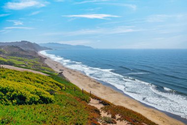 Los Angeles 'tan San Francisco' ya giden 101 no 'lu Kaliforniya kıyılarında doğa.