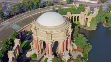 San Francisco, California, ABD 'deki Güzel Sanatlar Sarayı. Şehir simgesi, güzel bina, antik antik mimari, 4k video, turizm konsepti, seyahat