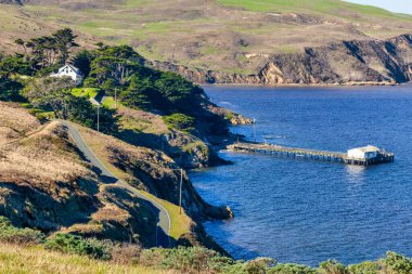 Point Reyes, California 'nın nefes kesici hava manzarası Pasifik Okyanusu' yla çevrili dramatik sahil uçurumlarını gösteriyor. Doğa aşıkları, fotoğrafçılar ve açık hava için çarpıcı bir yer.