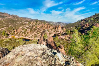Monterey County California 'daki Zirveler Ulusal Parkı