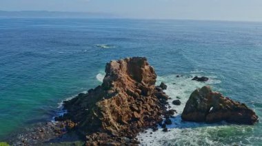 Point Reyes, California 'nın nefes kesici hava manzarası Pasifik Okyanusu' yla çevrili dramatik sahil uçurumlarını gösteriyor. Doğa aşıkları, fotoğrafçılar ve açık hava için çarpıcı bir yer.