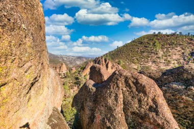 Monterey County California 'daki Zirveler Ulusal Parkı