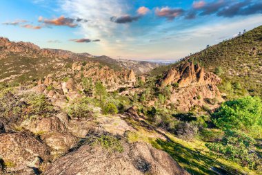 Monterey County California 'daki Zirveler Ulusal Parkı