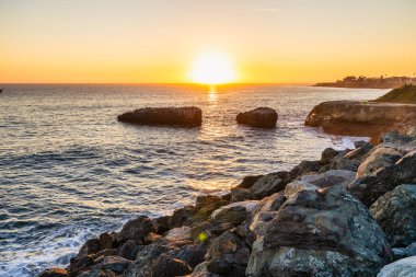Santa Cruz, Kaliforniya, ABD Pasifik Okyanusu kıyısında güzel gün batımı manzarası