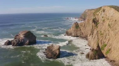 Point Reyes, California 'nın nefes kesici hava manzarası Pasifik Okyanusu' yla çevrili dramatik sahil uçurumlarını gösteriyor. Doğa aşıkları, fotoğrafçılar ve doğa maceracıları için çarpıcı bir yer.