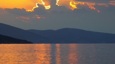 Deniz kenti Turgutreis ve muhteşem gün batımları. Bodrum, Türkiye.