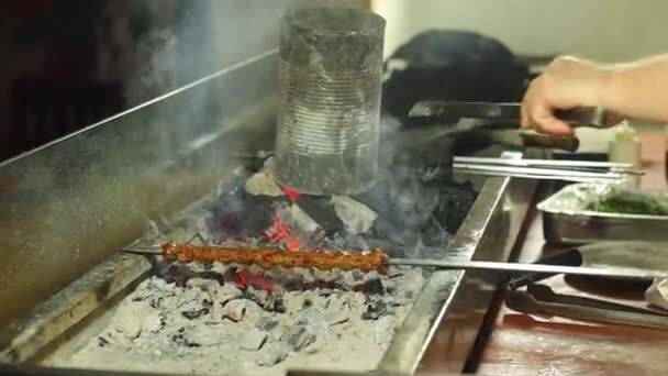 Turco Adana Kebab Parrilla — Vídeos de Stock