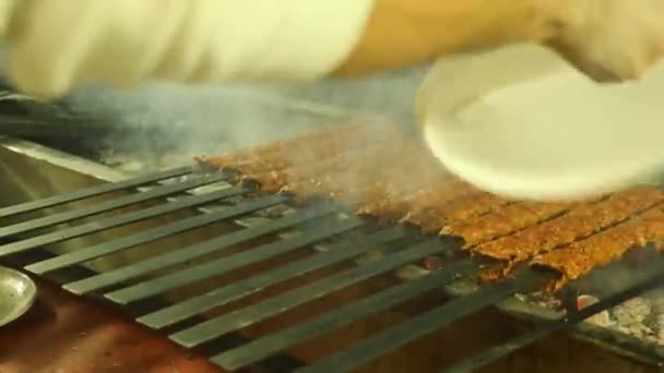 Turco Adana Kebab Parrilla — Vídeos de Stock
