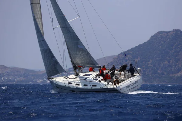 Μποντρούμ Μούγκλα Τουρκία Μαΐου 2023 Ναυτική Ομάδα Οδήγηση Ιστιοπλοϊκό Σκάφος — Φωτογραφία Αρχείου