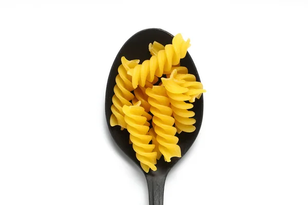 Rauwe Pasta Fusilli Houten Lepel Witte Achtergrond Bovenaanzicht Van Italiaanse — Stockfoto