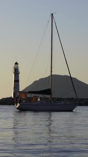 Przylądek Zachodzie Słońca Latarnia Morska Wybrzeżu Nadmorskie Miasto Turgutreis Spektakularne — Wideo stockowe
