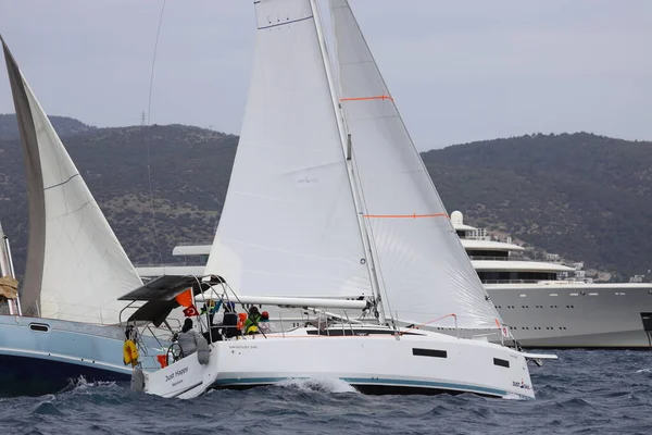 Bodrum Turchia Aprile 2023 Barche Vela Navigano Tempo Ventoso Nelle — Foto Stock