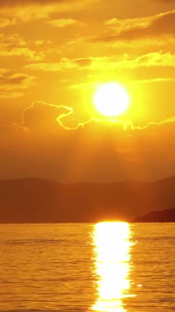 Озерне Місто Тургутреїс Вражаючі Заходи Сонця Бодрум Туреччина Вертикальне Відео — стокове відео